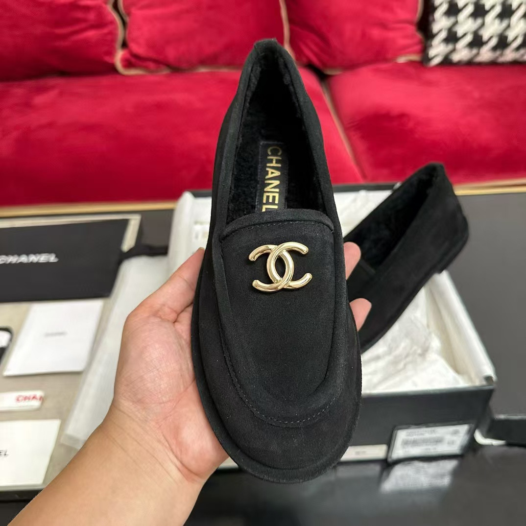 UA Ch*el Loafers
