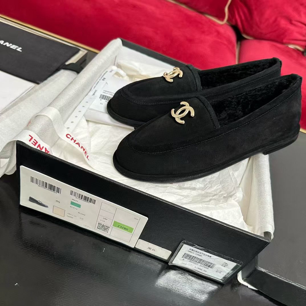 UA Ch*el Loafers