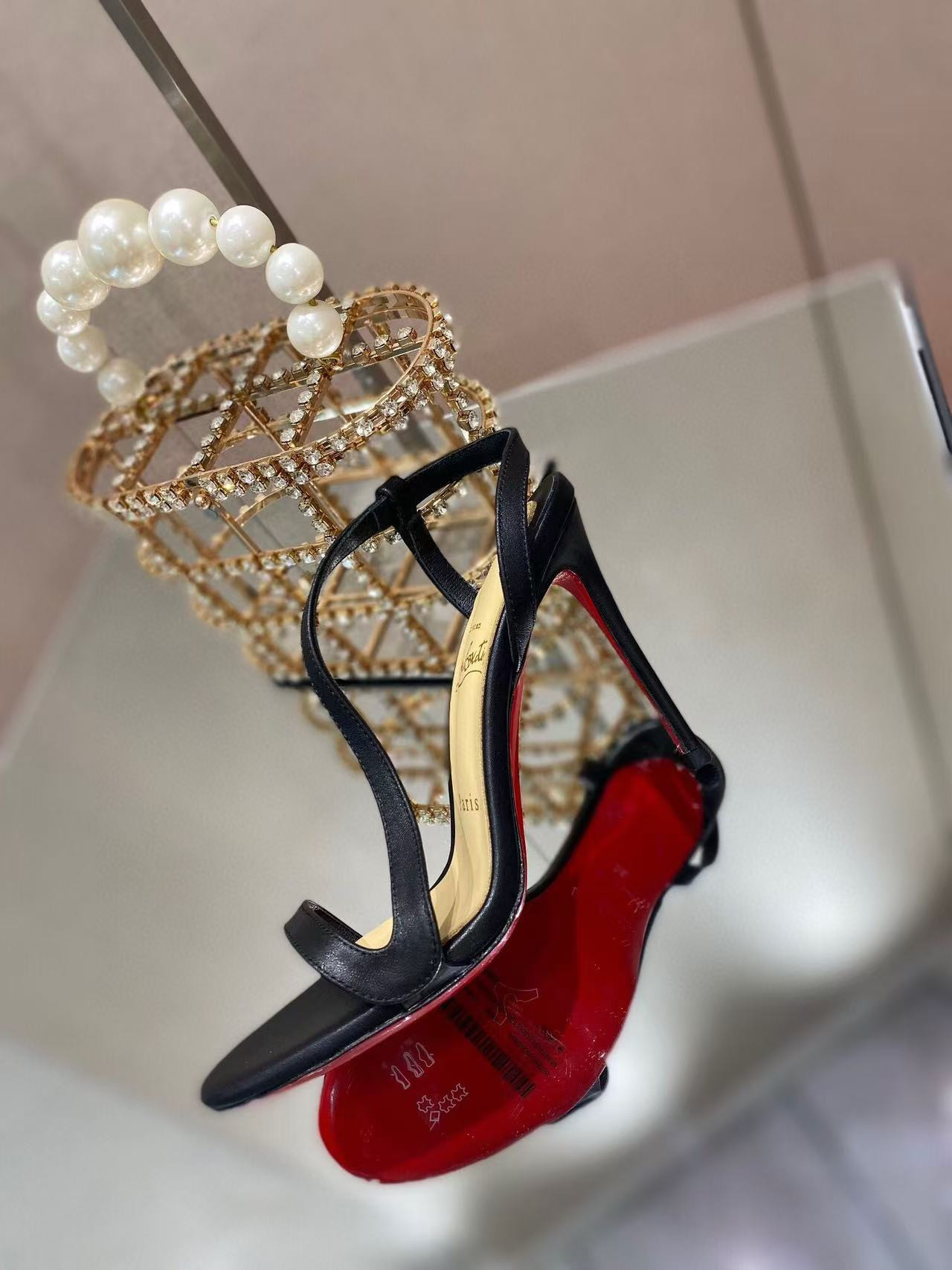 UA Ch**an LOUBOUTIN
