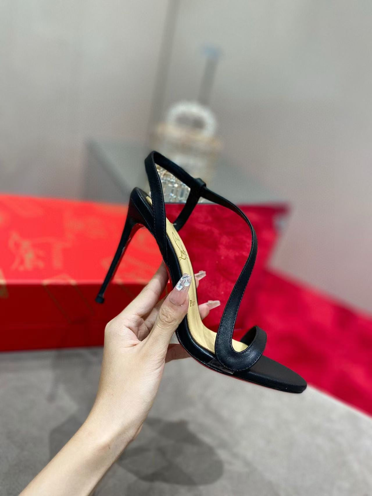 UA Ch**an LOUBOUTIN