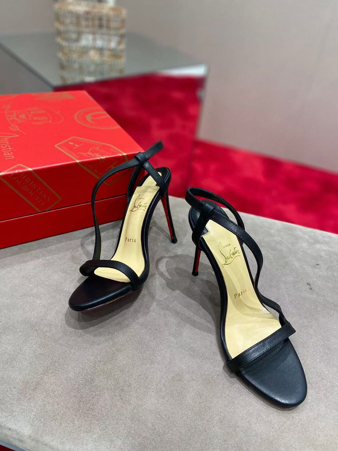 UA Ch**an LOUBOUTIN