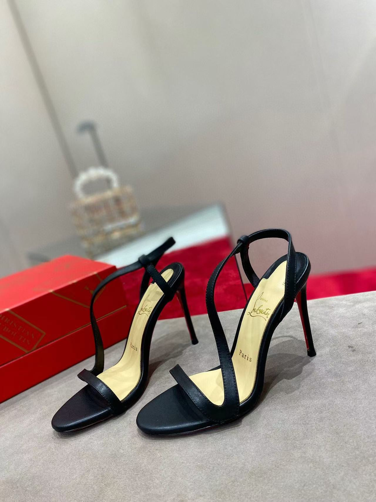UA Ch**an LOUBOUTIN