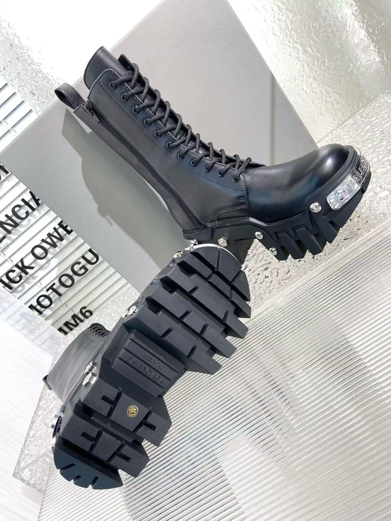 UA Ba*len*cia*ga Boots
