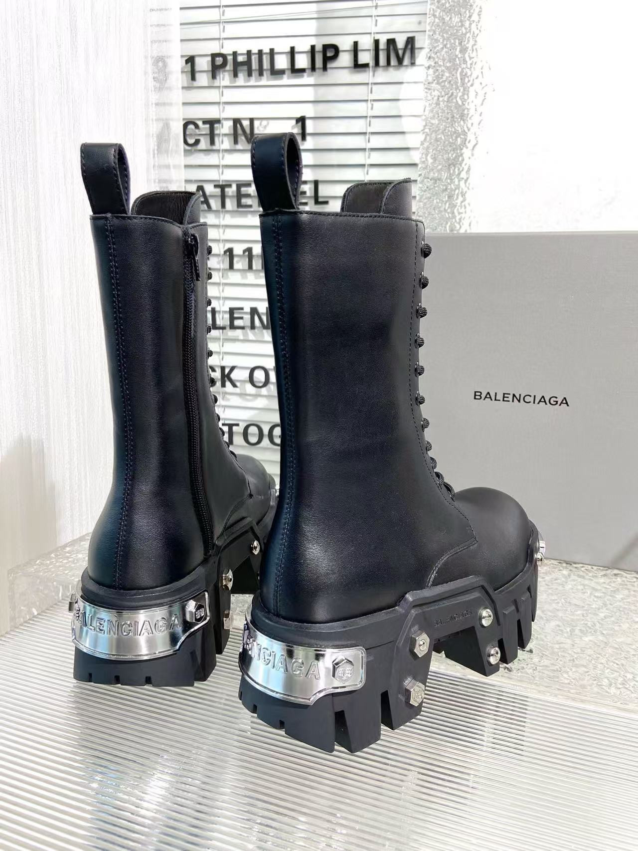 UA Ba*len*cia*ga Boots