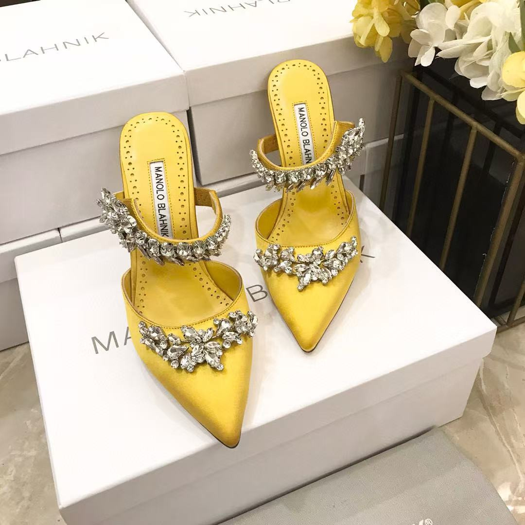 UA MANOLO BLAHNIK Shoes