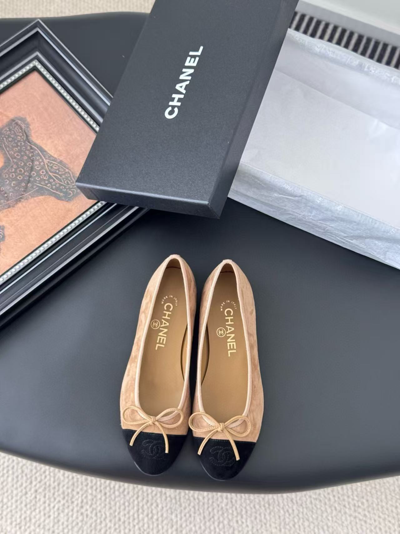 UA Ch*el Ballet flats