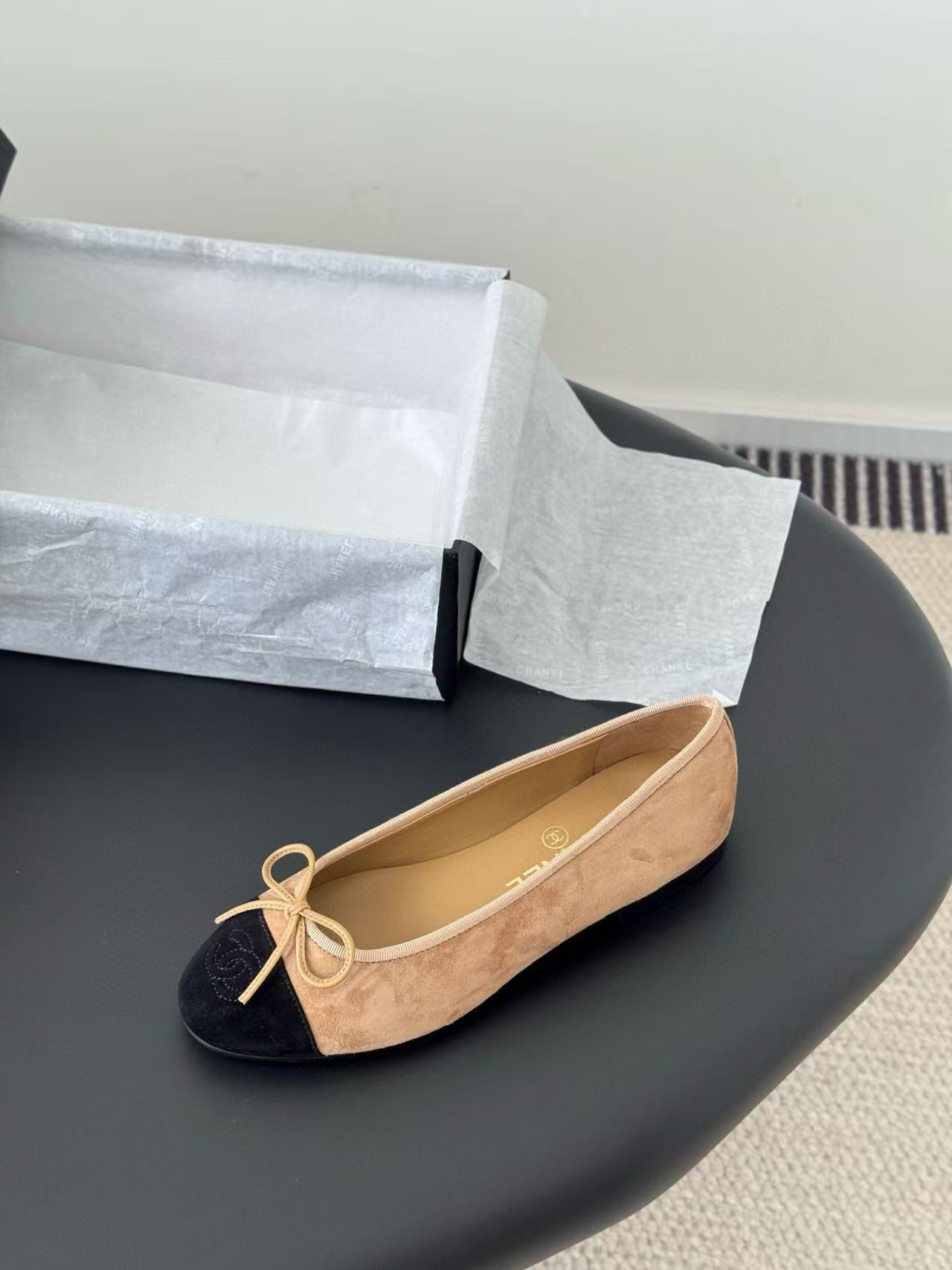 UA Ch*el Ballet flats