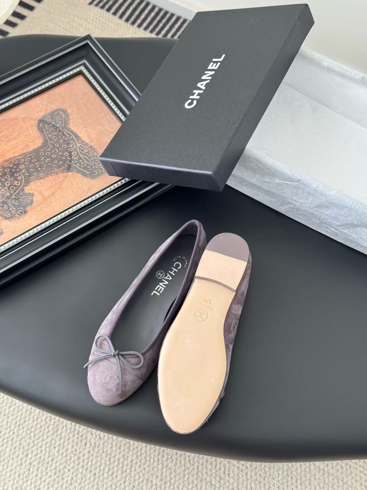 UA Ch*el Ballet flats