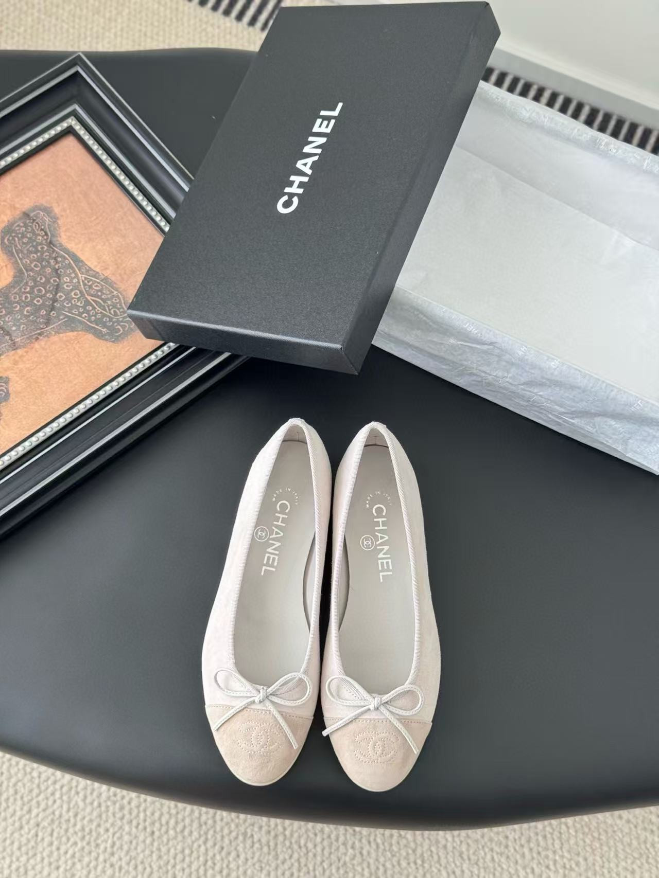 UA Ch*el Ballet flats