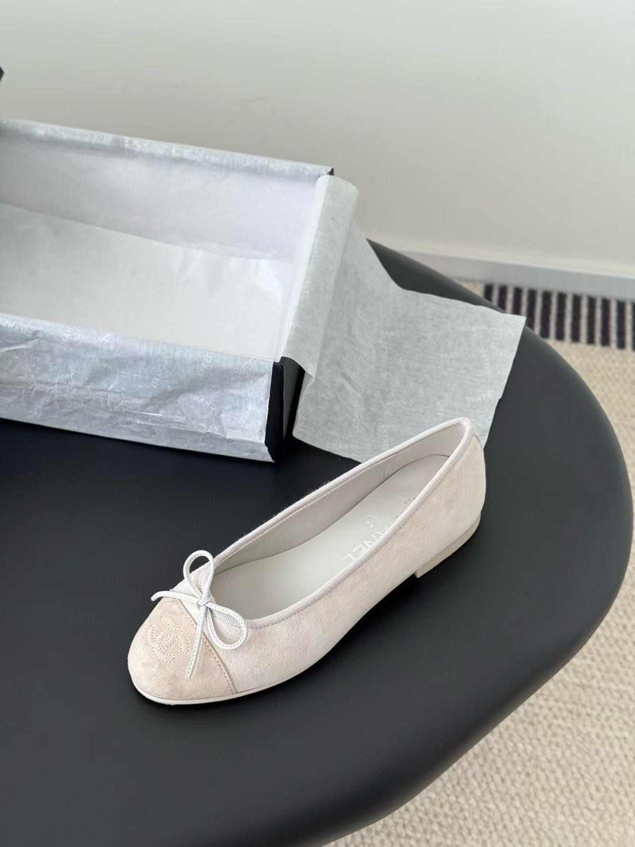 UA Ch*el Ballet flats