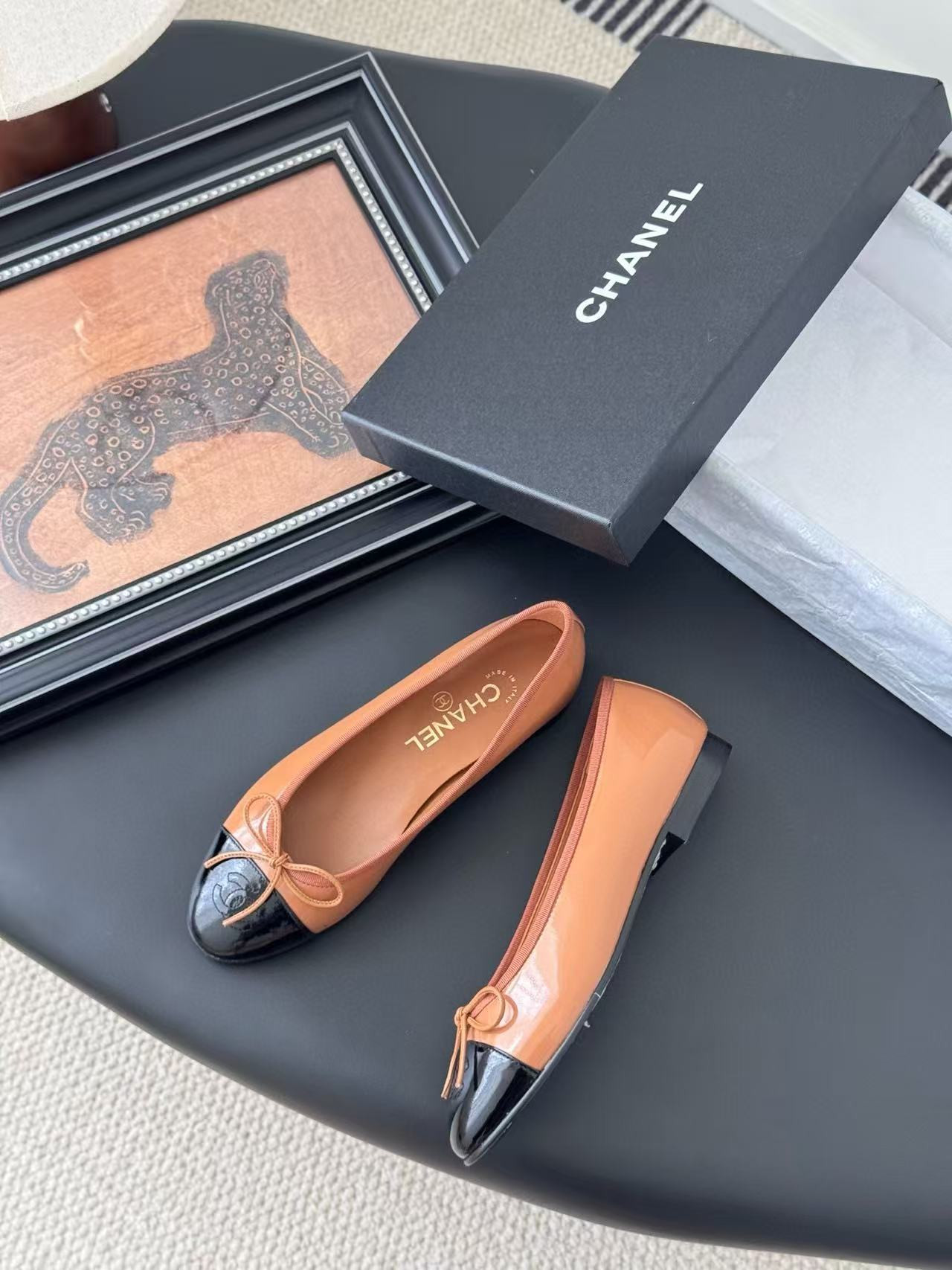 UA Ch*el Ballet flats