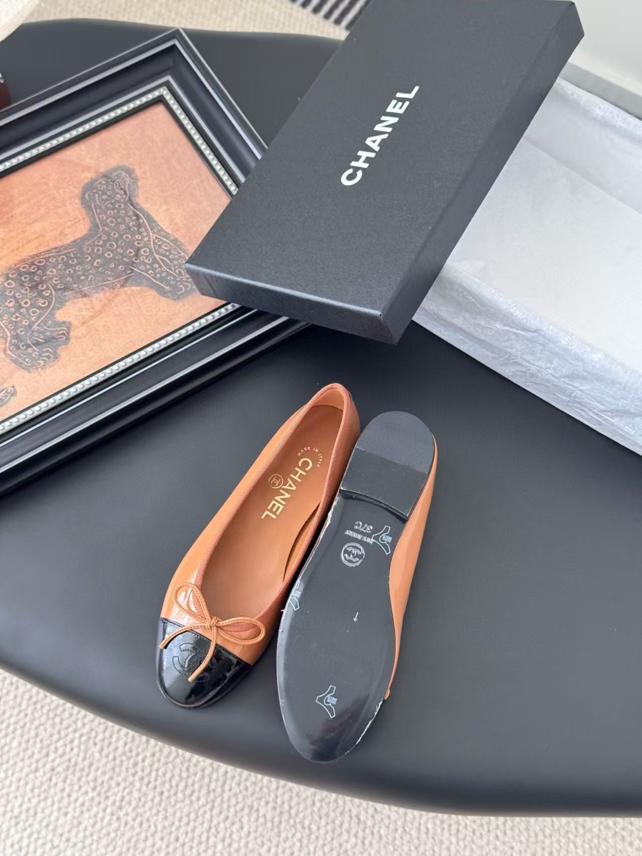 UA Ch*el Ballet flats
