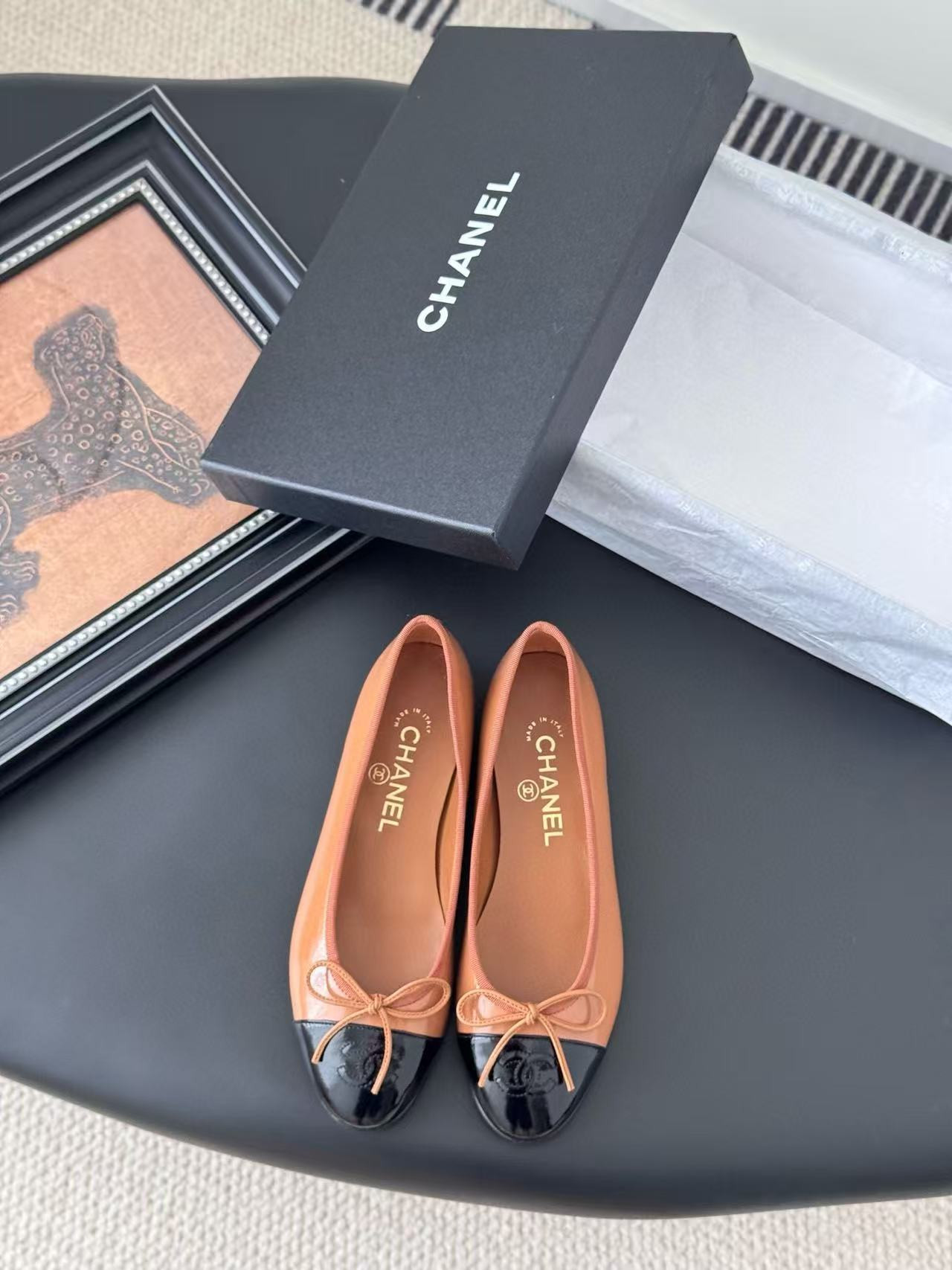 UA Ch*el Ballet flats