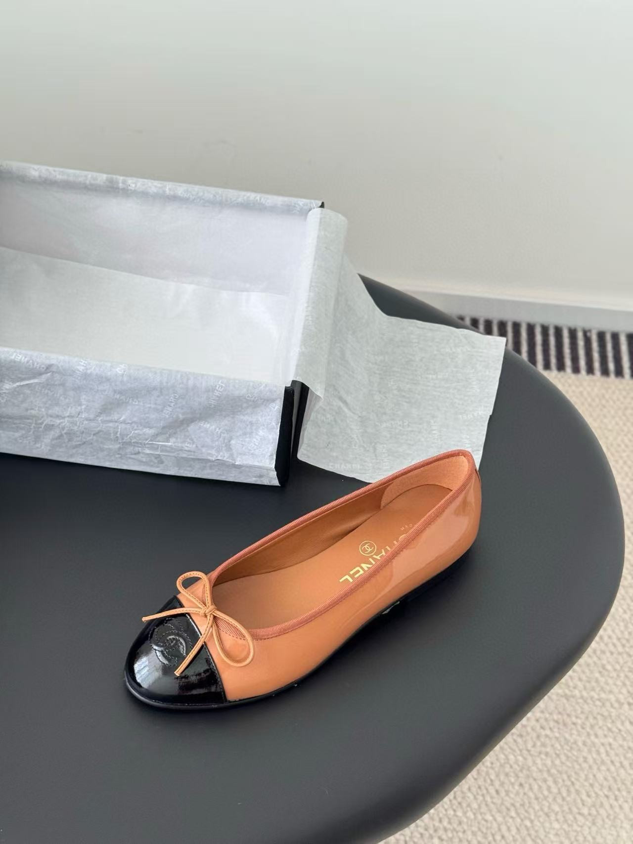 UA Ch*el Ballet flats