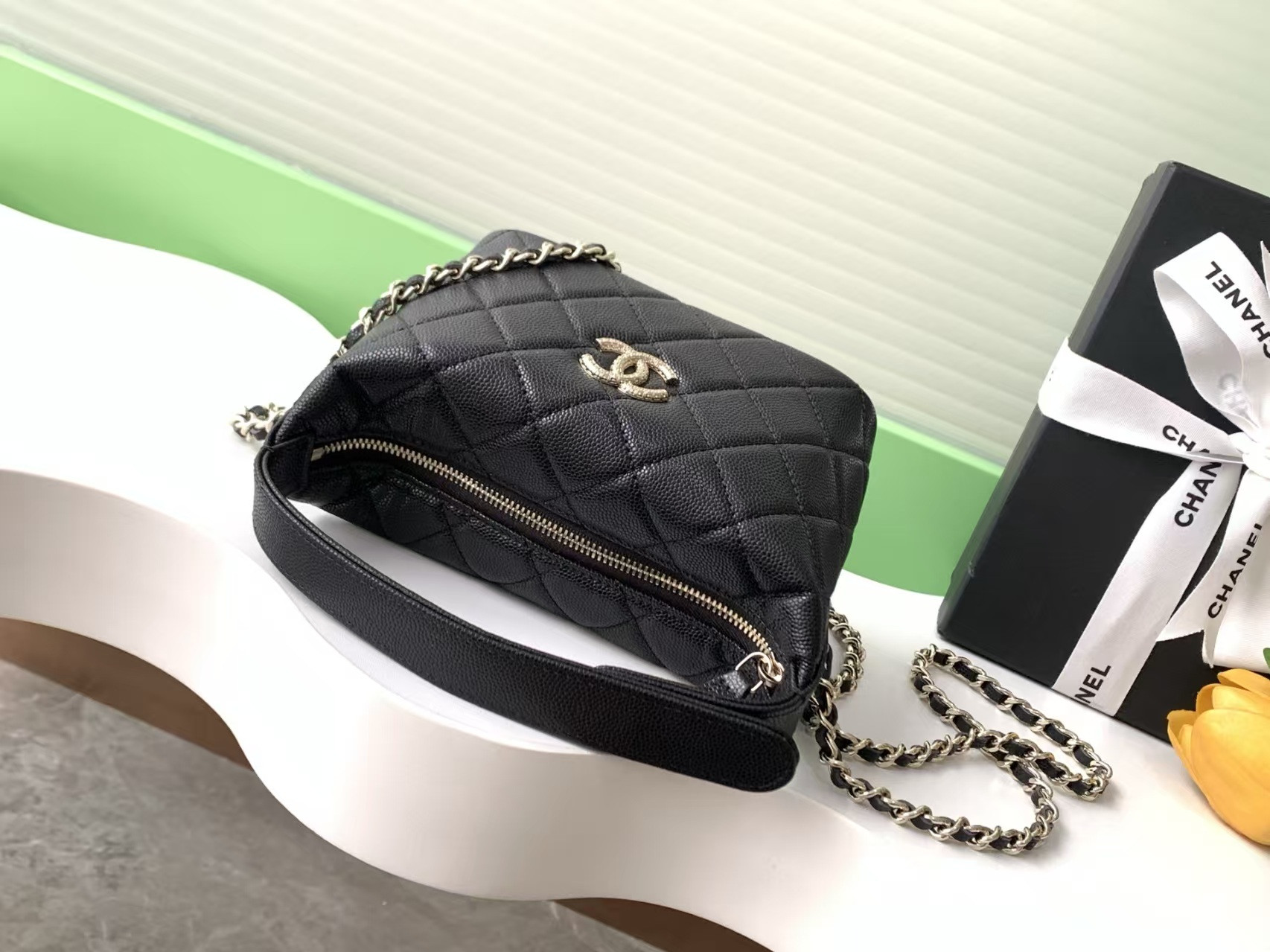 Ch*el clutch with chain 21.5x19x6cm