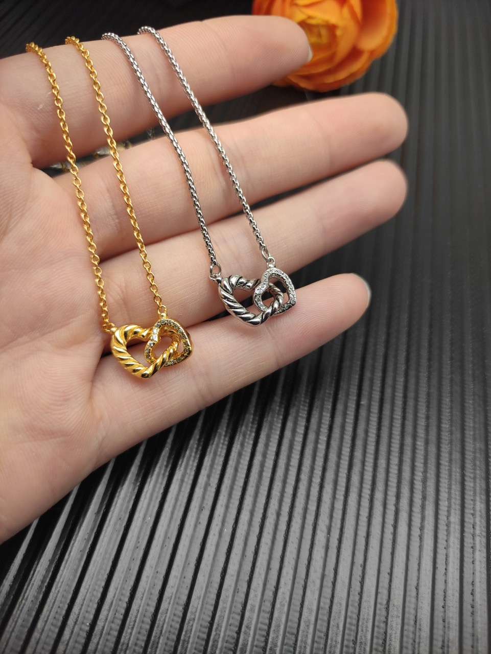dau1d Yvrm*n interlocking heart necklace