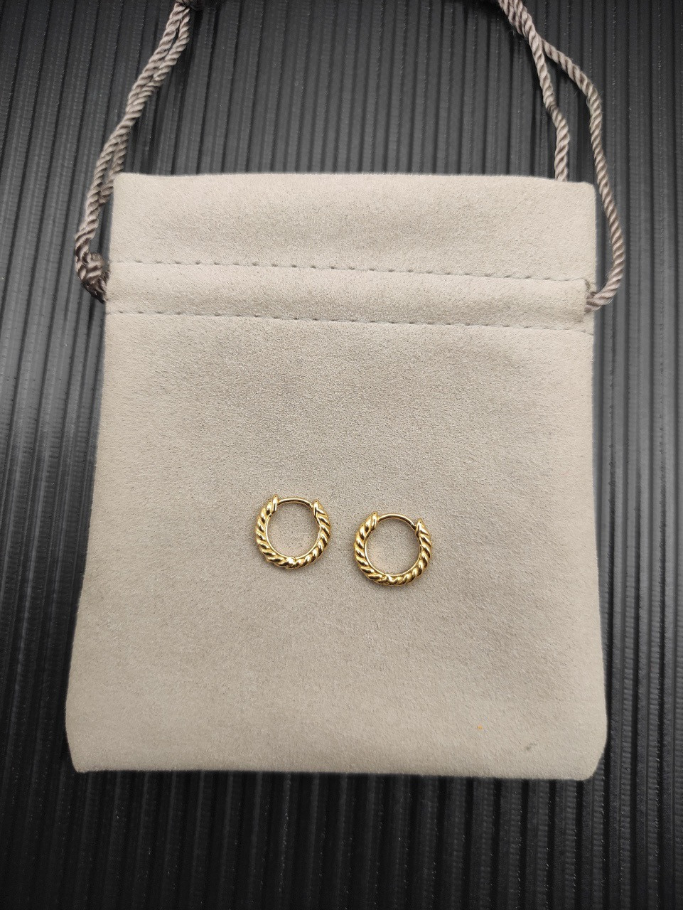 dau1d Yvrm*n earrings