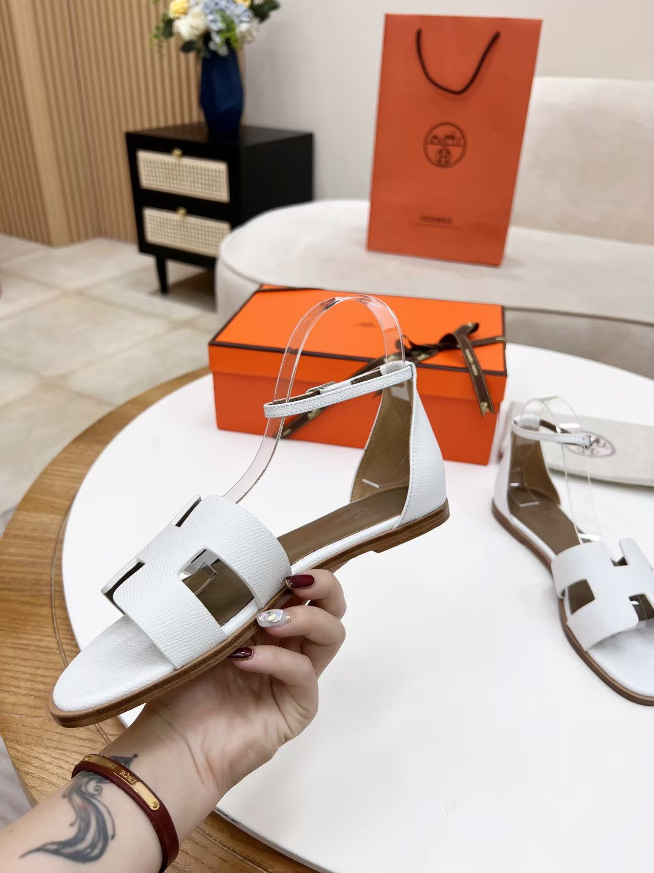 ua H**mes santorini sandals
