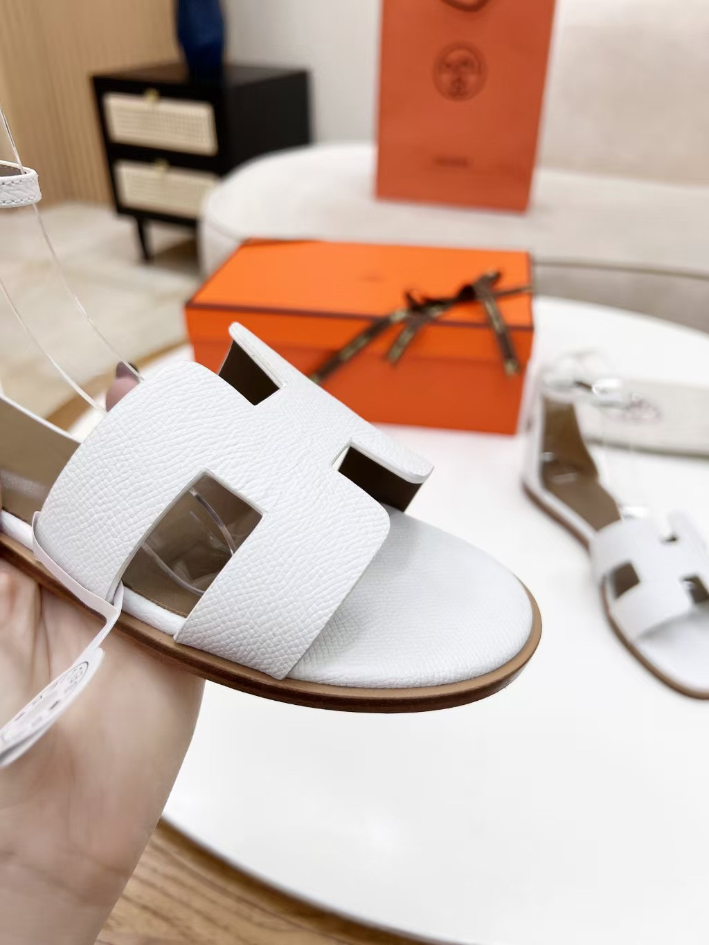 ua H**mes santorini sandals