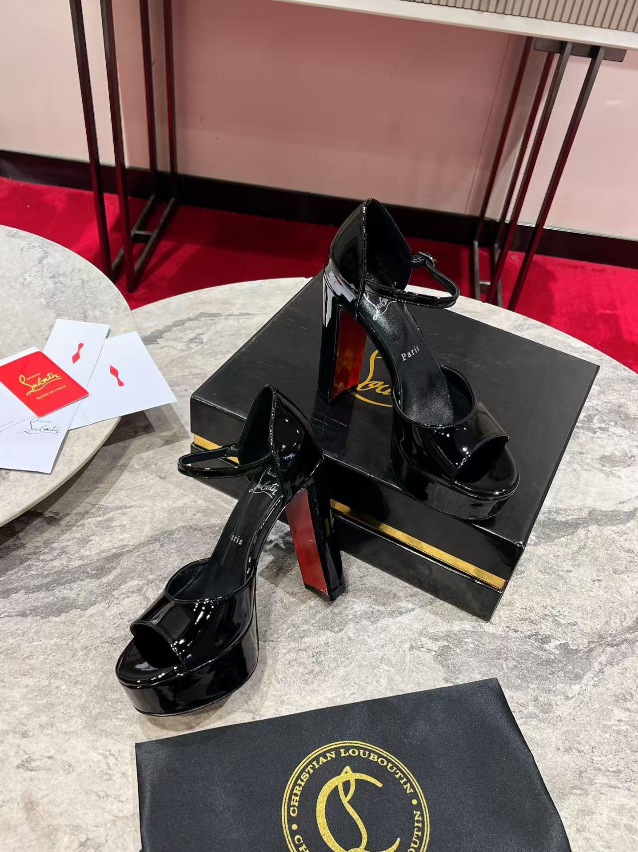 ua Ch**an louboutin sandals