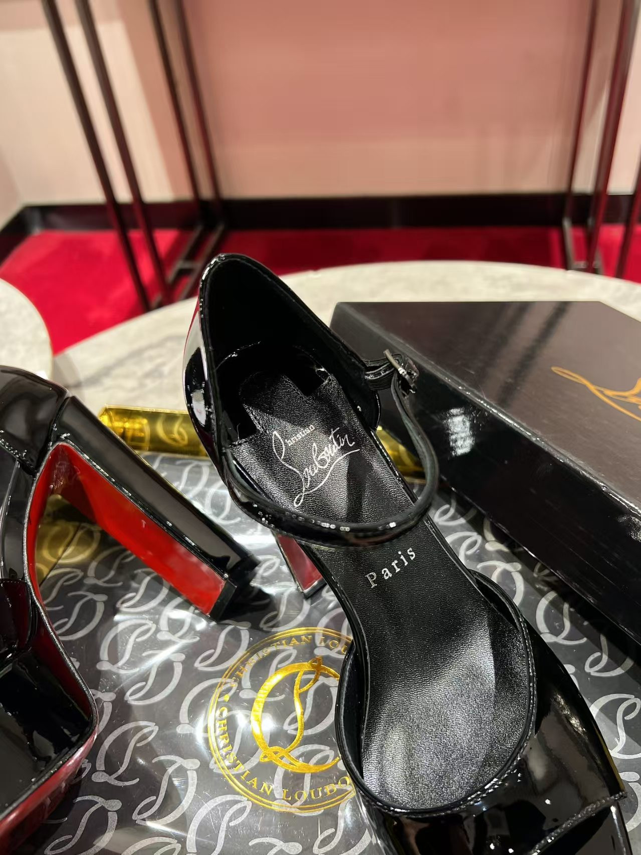 ua Ch**an louboutin sandals