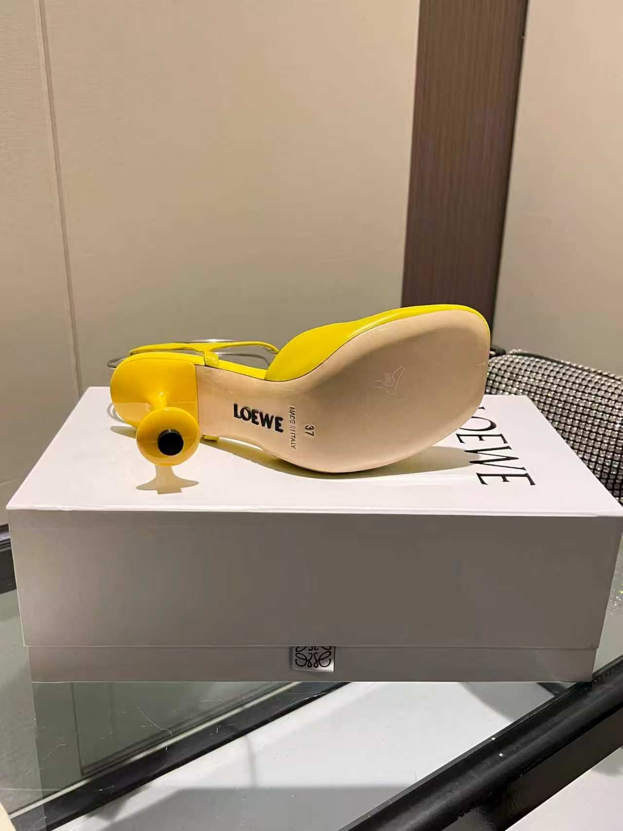 ua L0ew* toy ankle strap pump