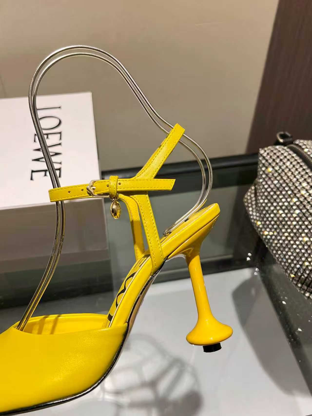 ua L0ew* toy ankle strap pump