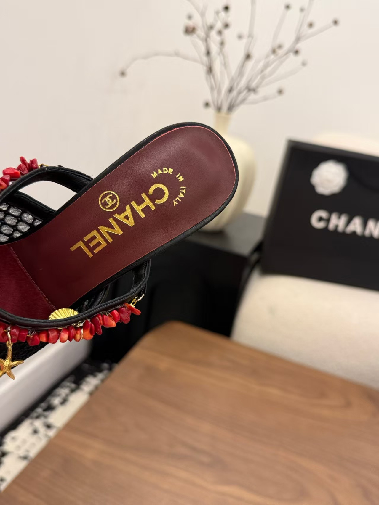 ua Ch*el sandals(vintage beaded)