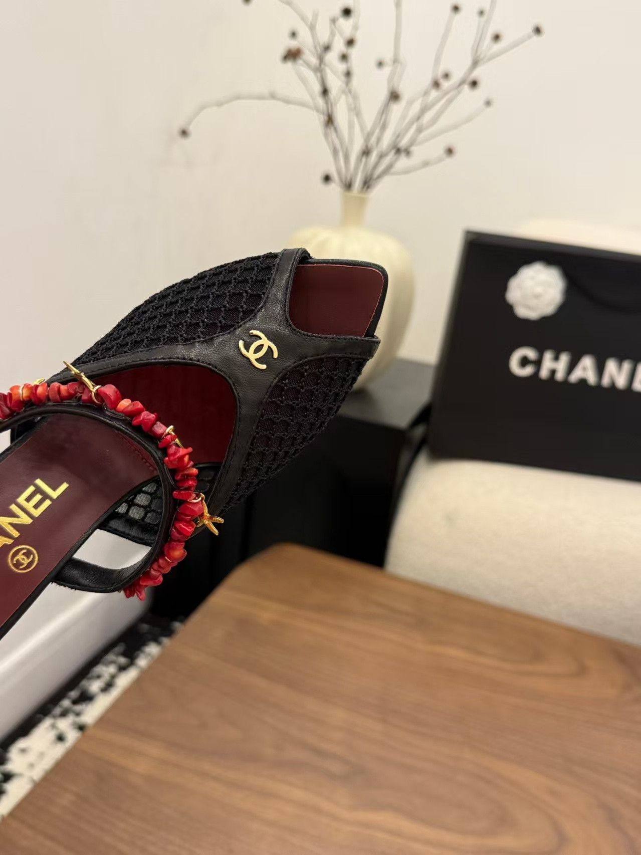 ua Ch*el sandals(vintage beaded)
