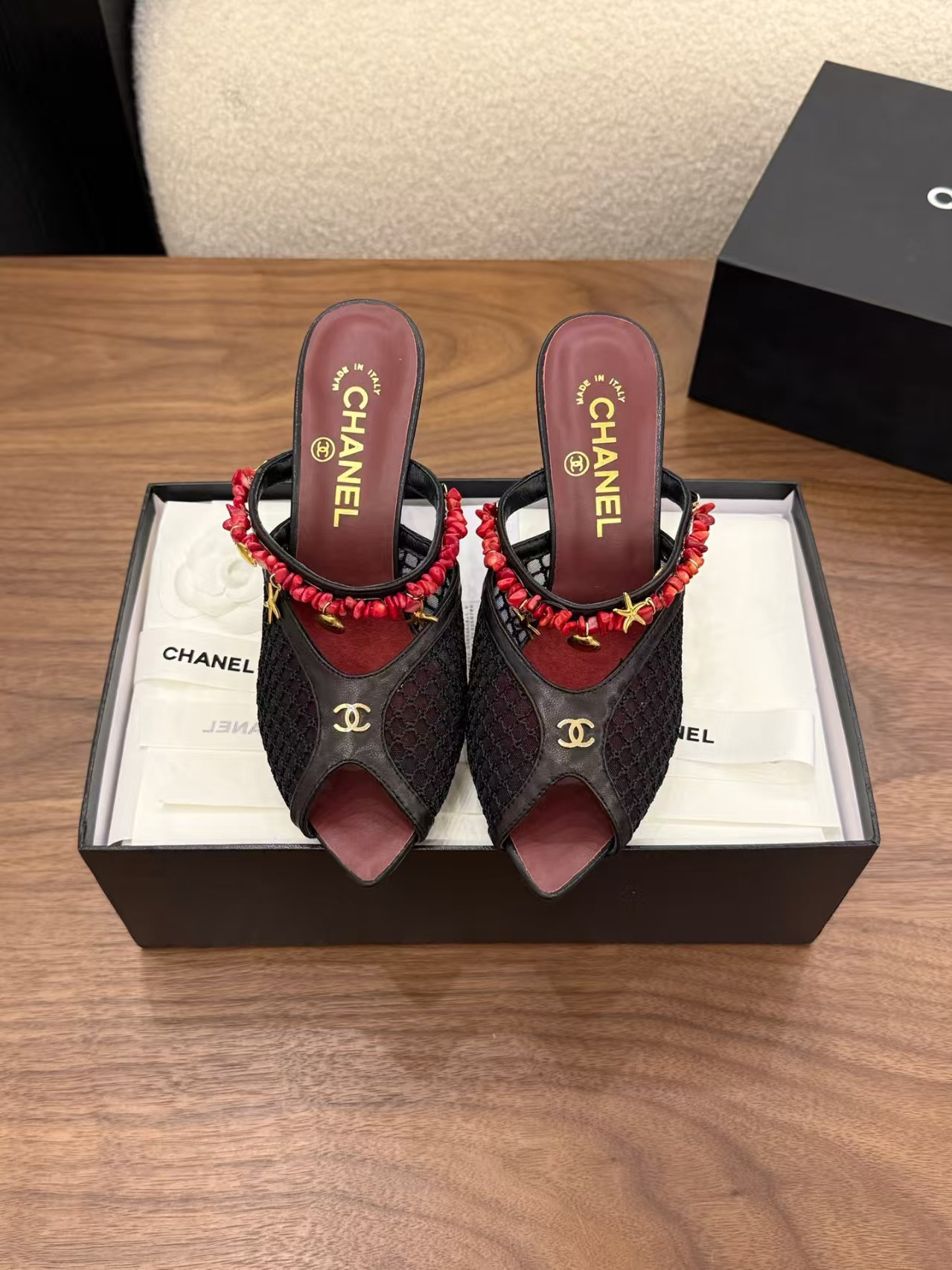 ua Ch*el sandals(vintage beaded)