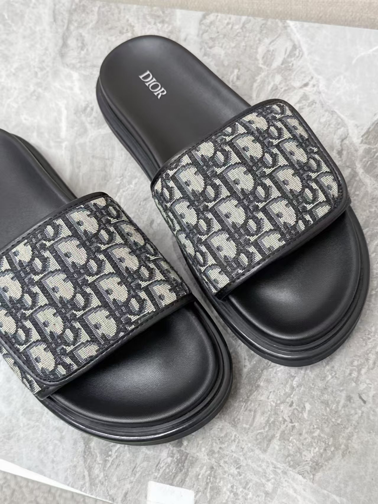 ua D*or aqua sandal