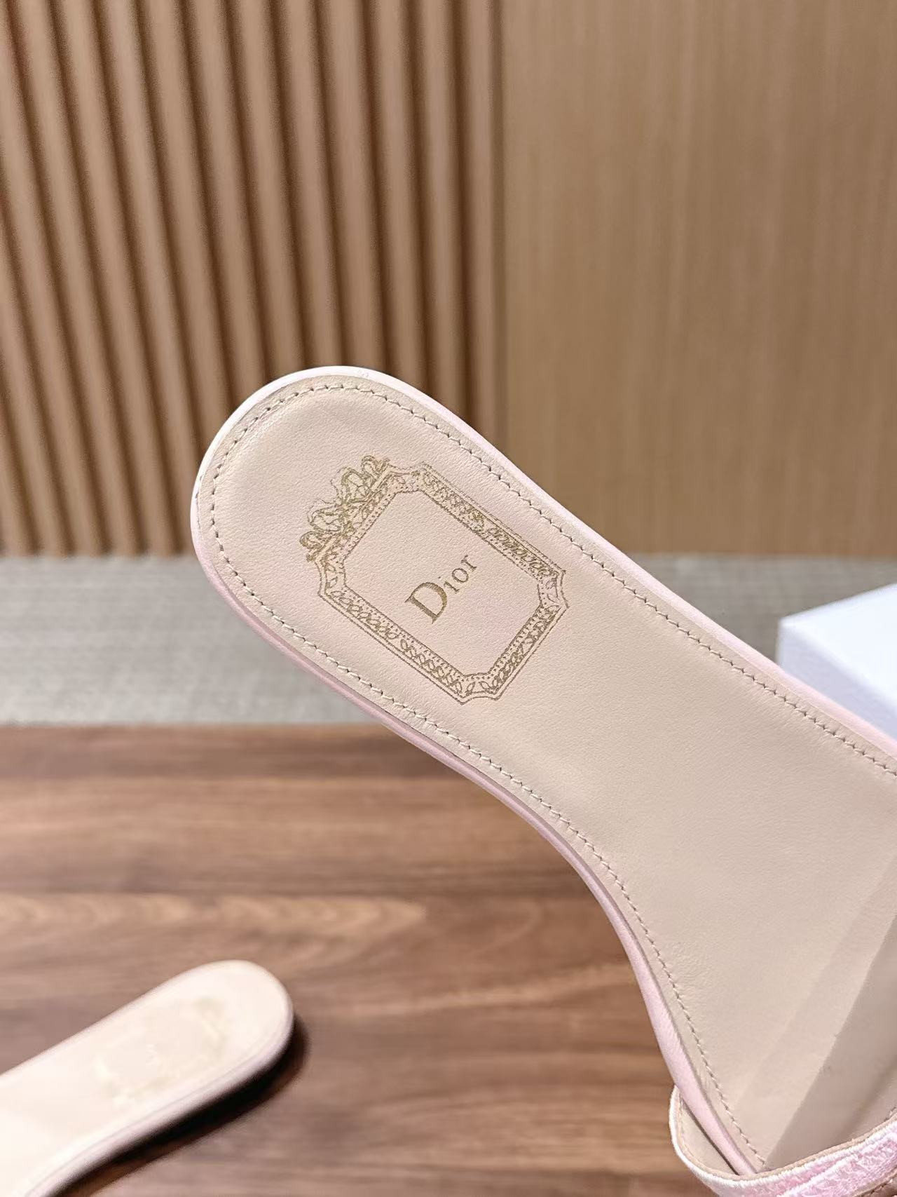 ua D*or j