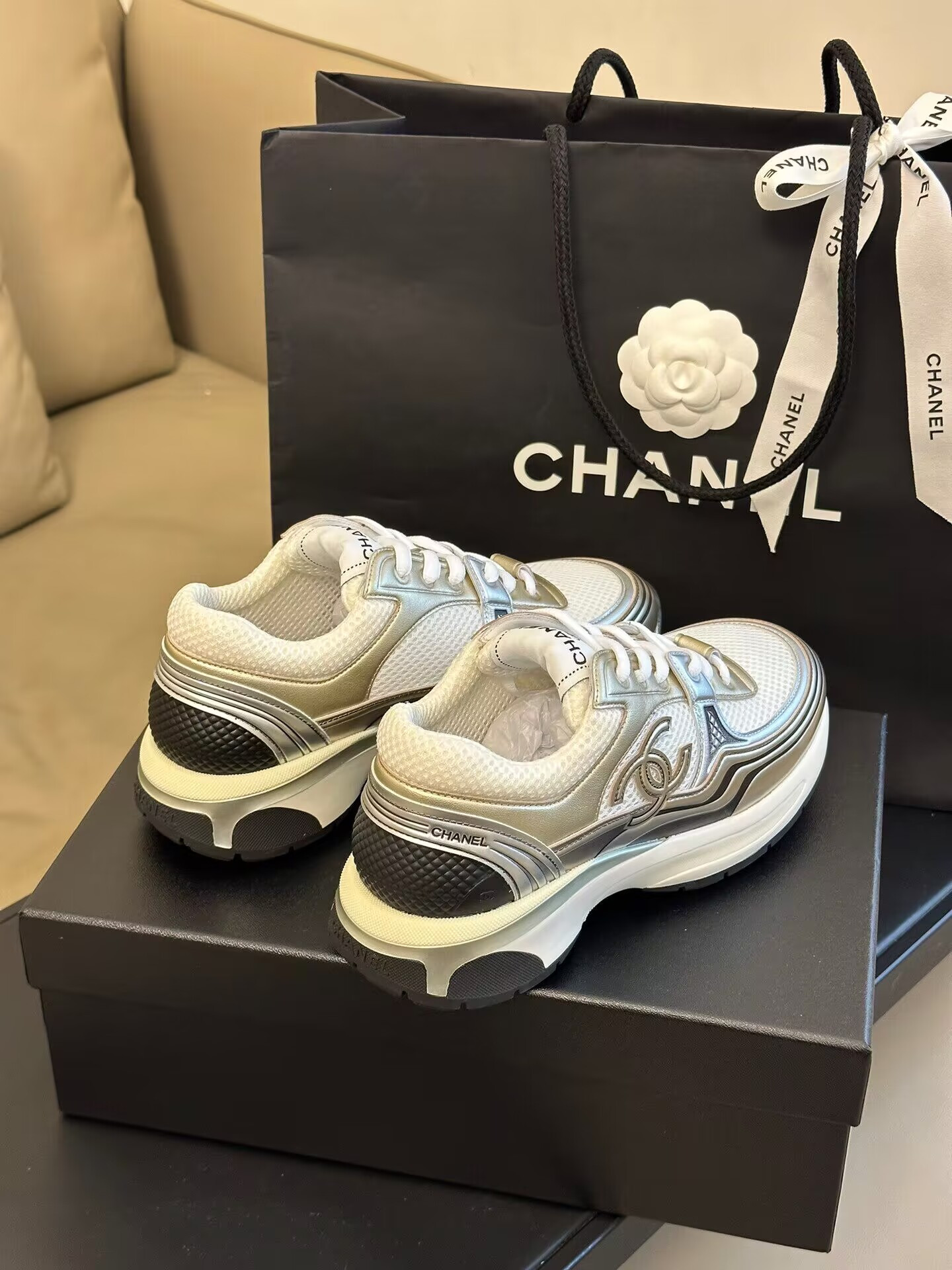 Ch*el CC Runner Gold Laminate
