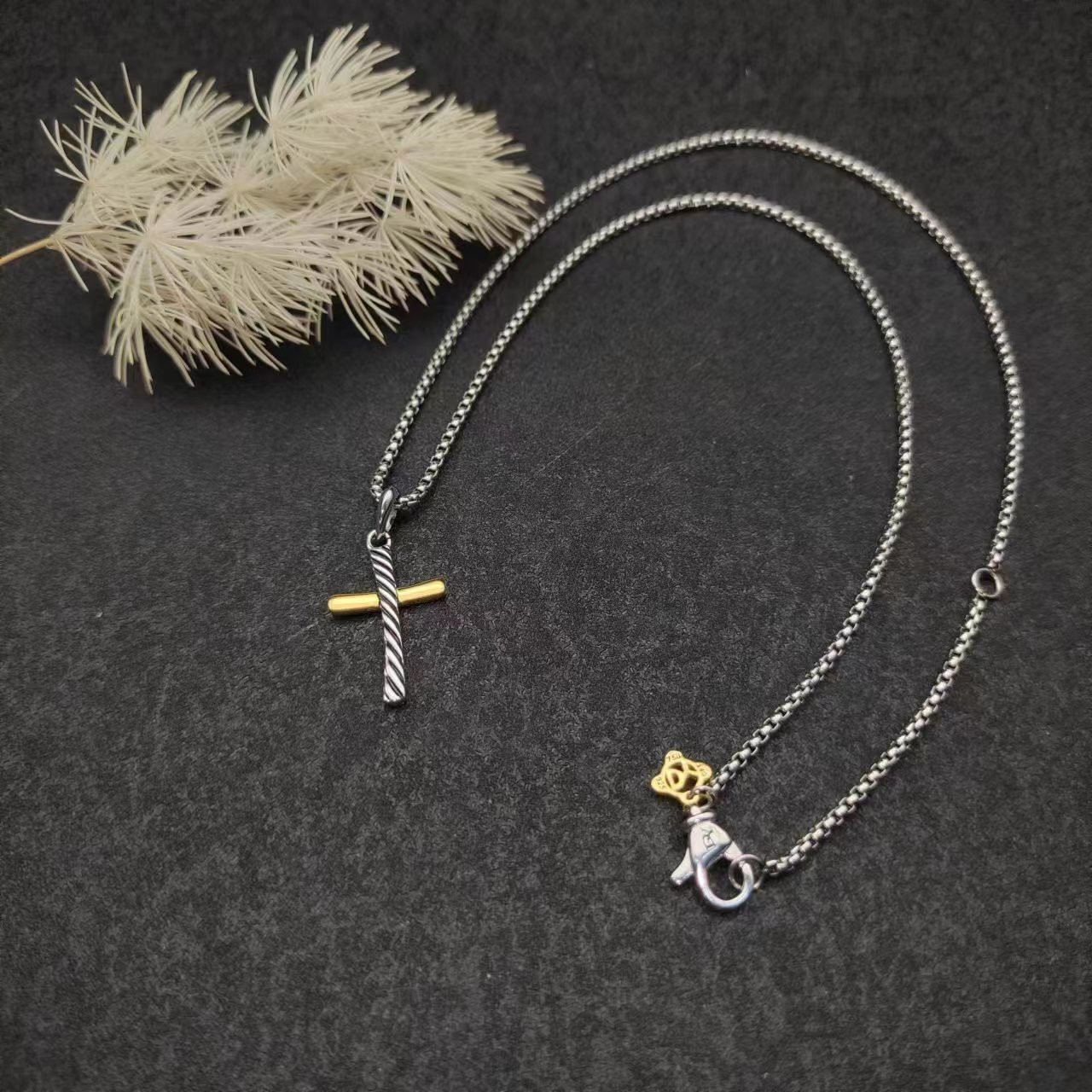 dau1d Yvrm*n cross necklace(chain length 45+5cm delay chain chain thickness 2mm)
