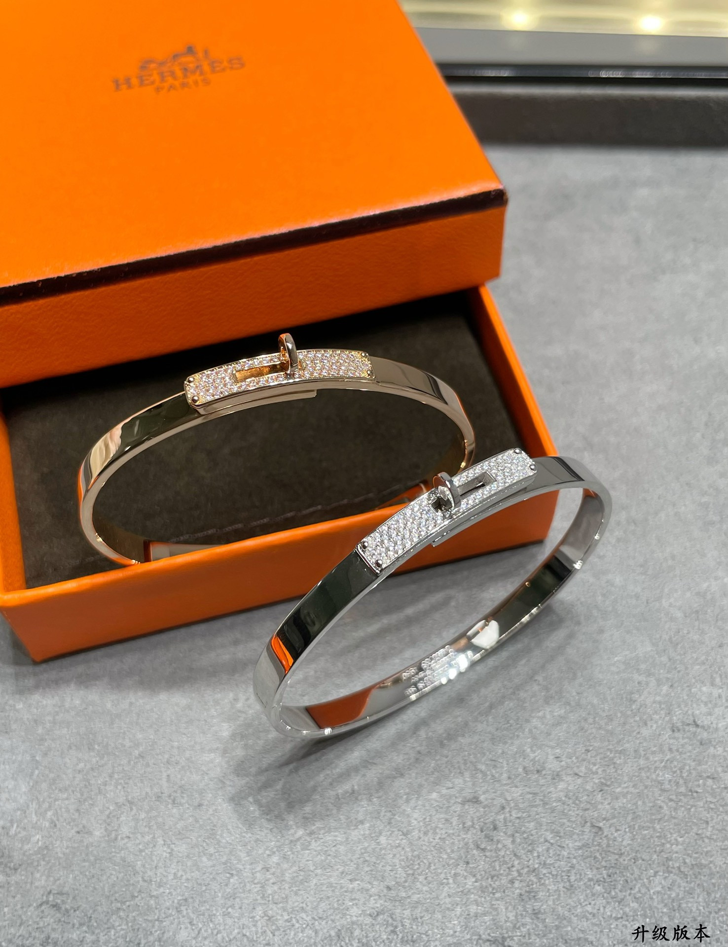 H**mes button half-diamond Bracelet