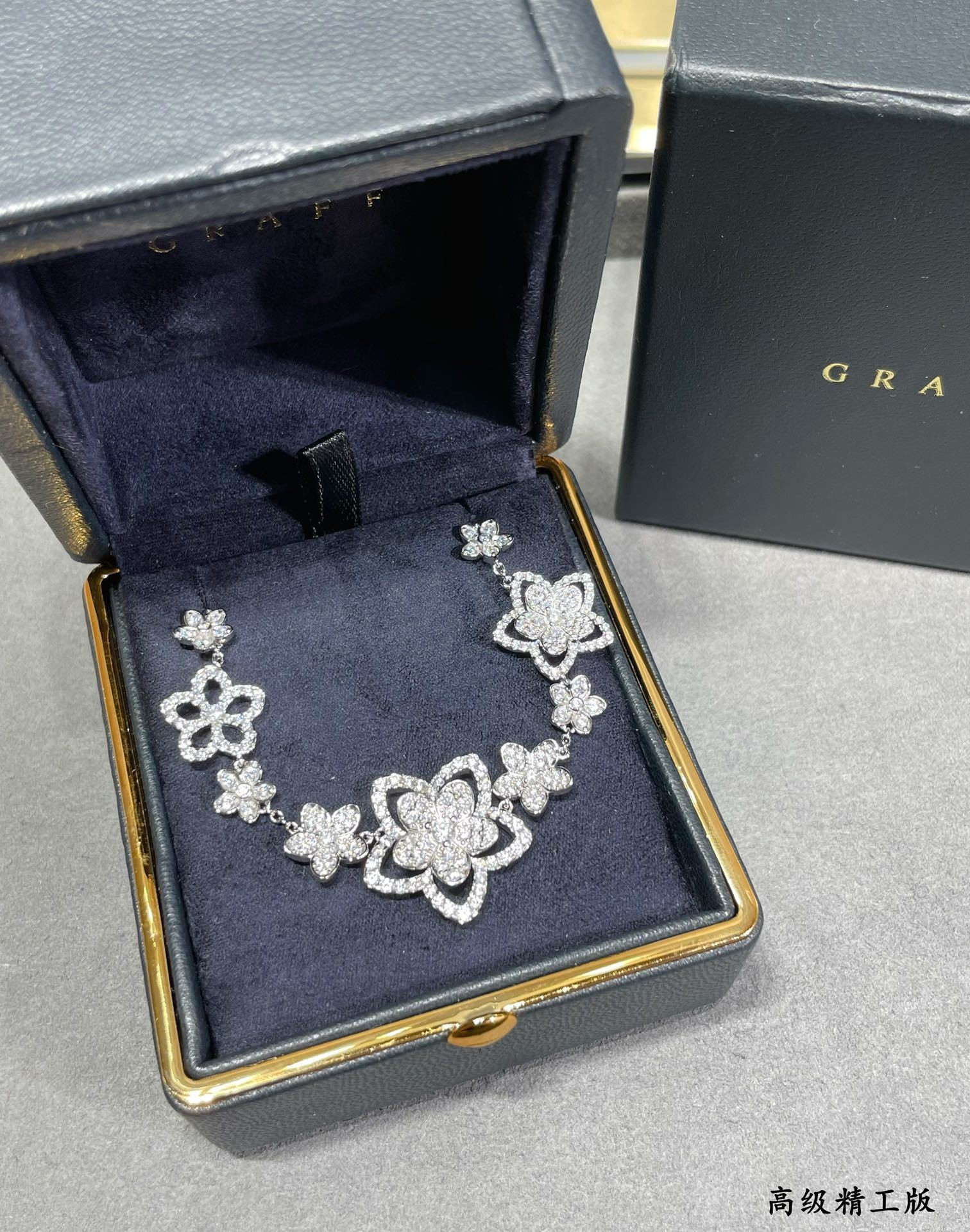Gr*ff multi-flower necklace
