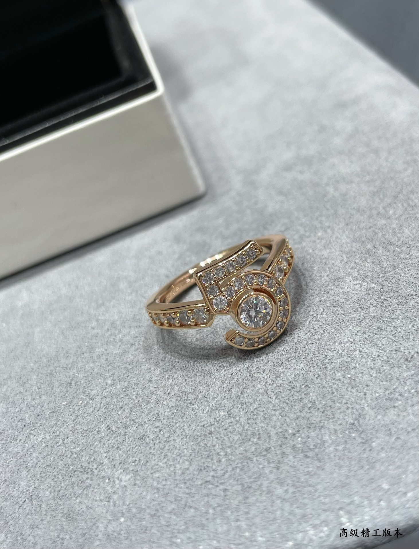 Ch*el 5-word full diamond Ring