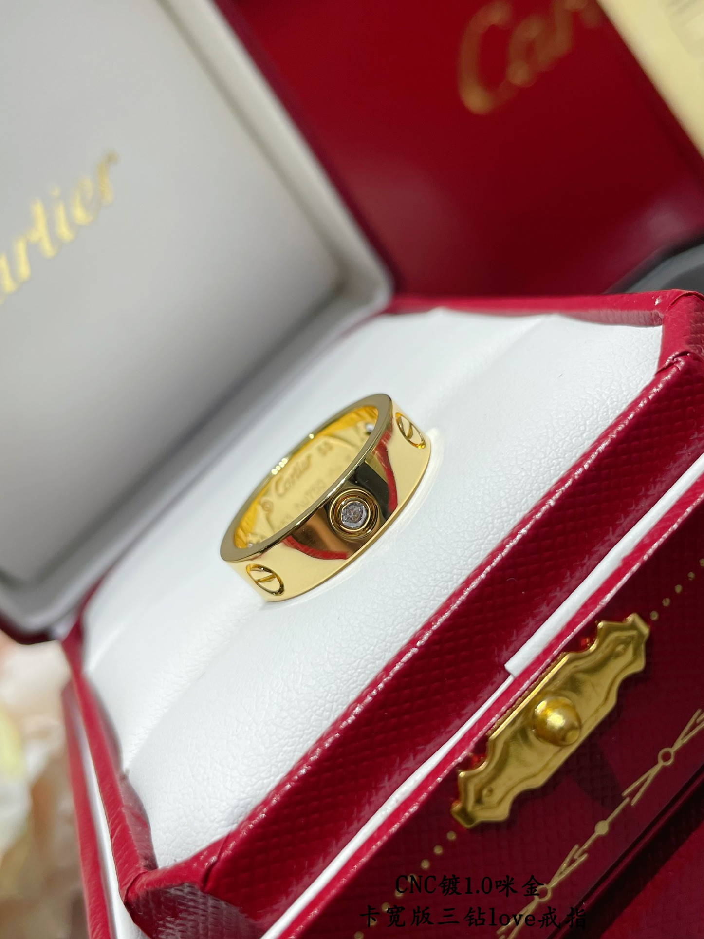 Ca*t*er Wide version three-diamond LOVE Ring