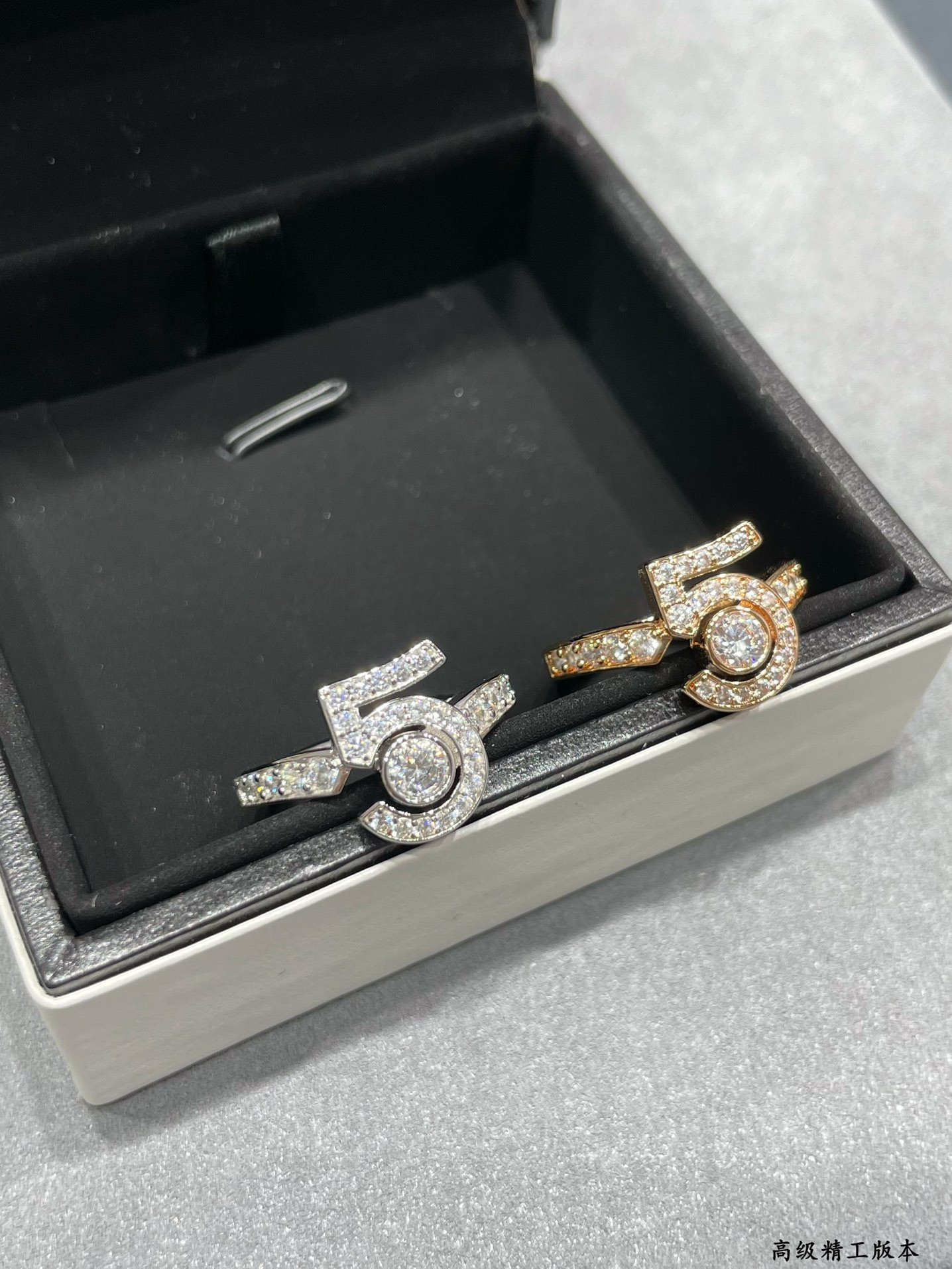 Ch*el 5-word full diamond Ring