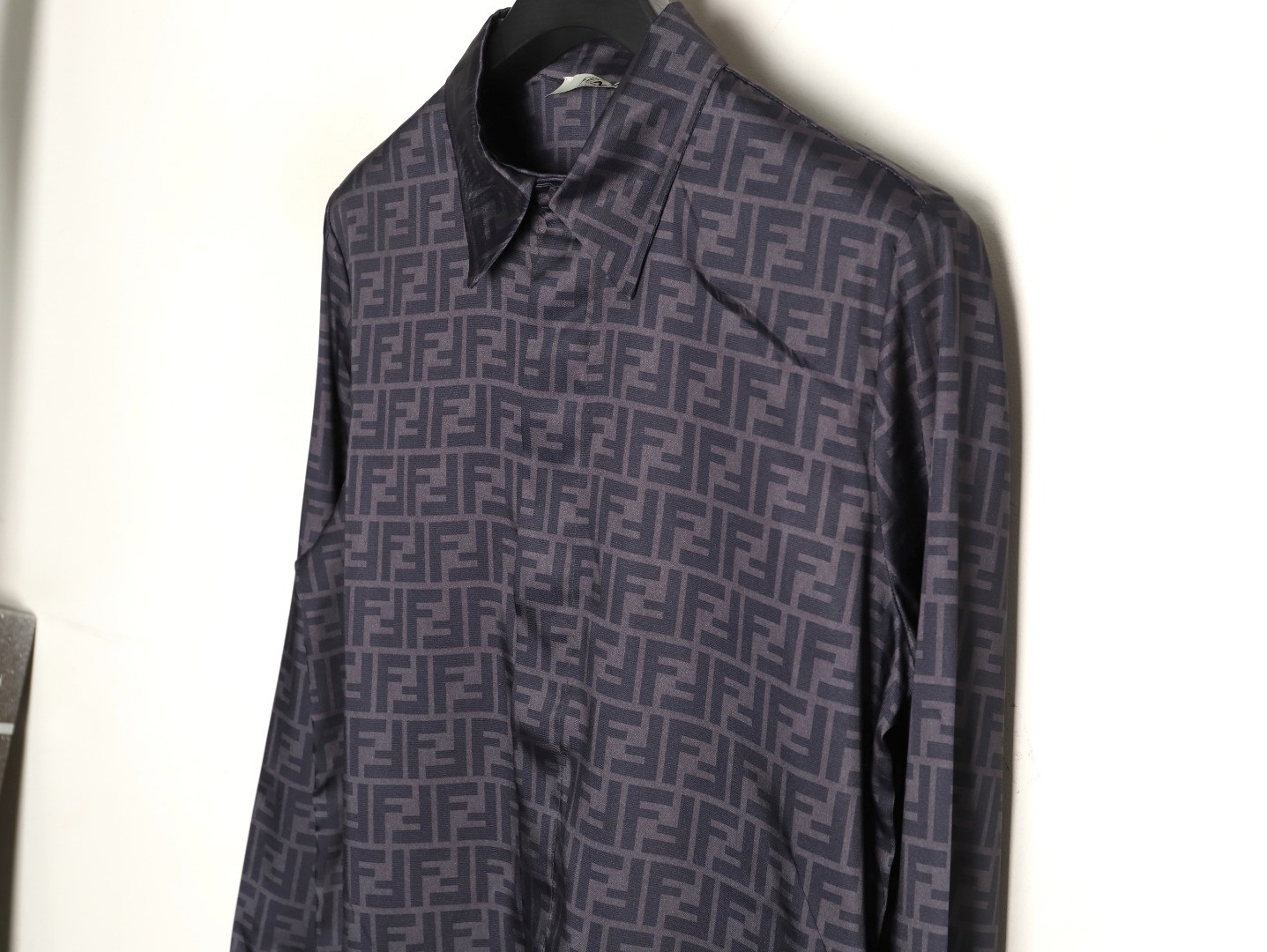 F**di long-sleeved shirts