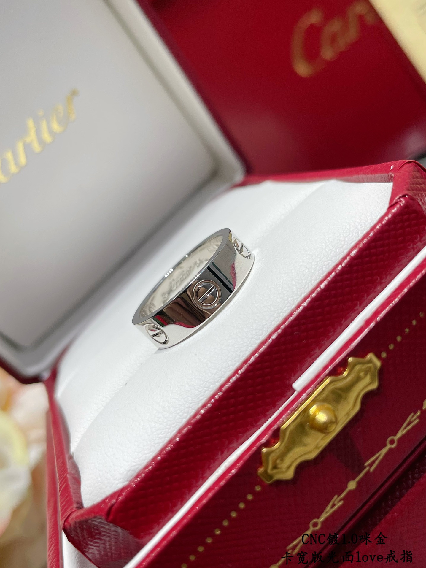Ca*t*er Wide version smooth LOVE Ring