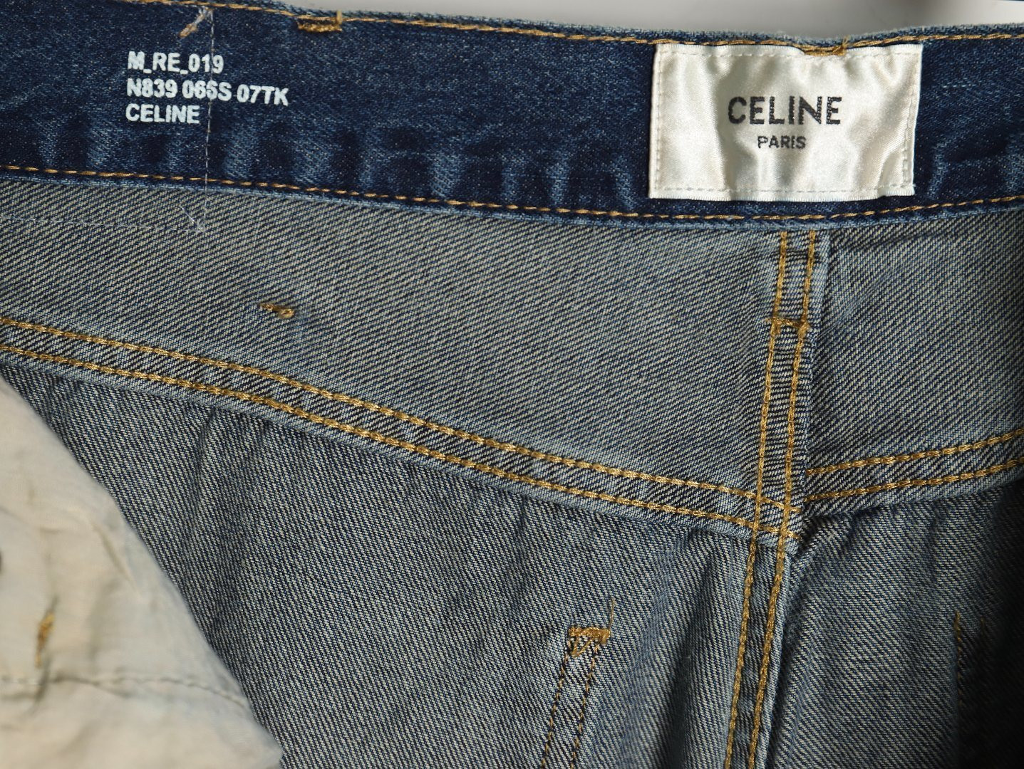 Ce**e Jeans