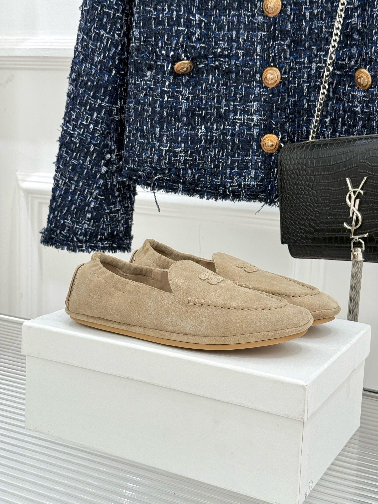 ua Ce**e adam loafer in suede calfskin