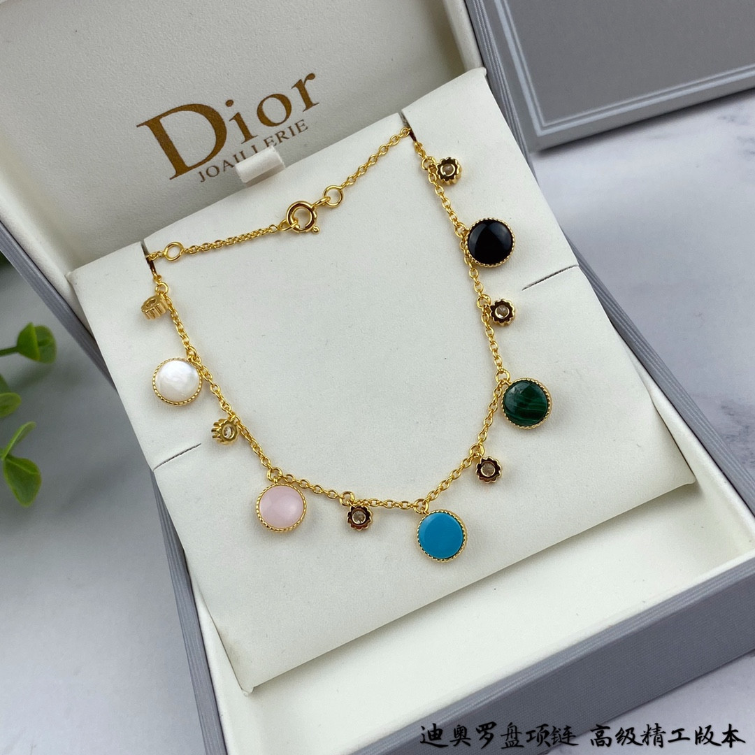 D*0r compass Necklace