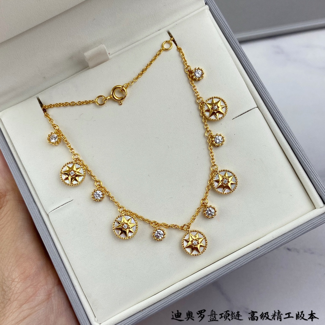 D*0r compass Necklace