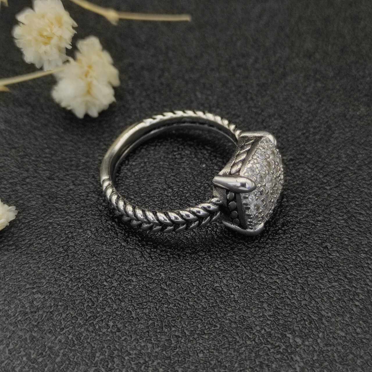dau1d Yvrm*n four prong full di*m*nd ring