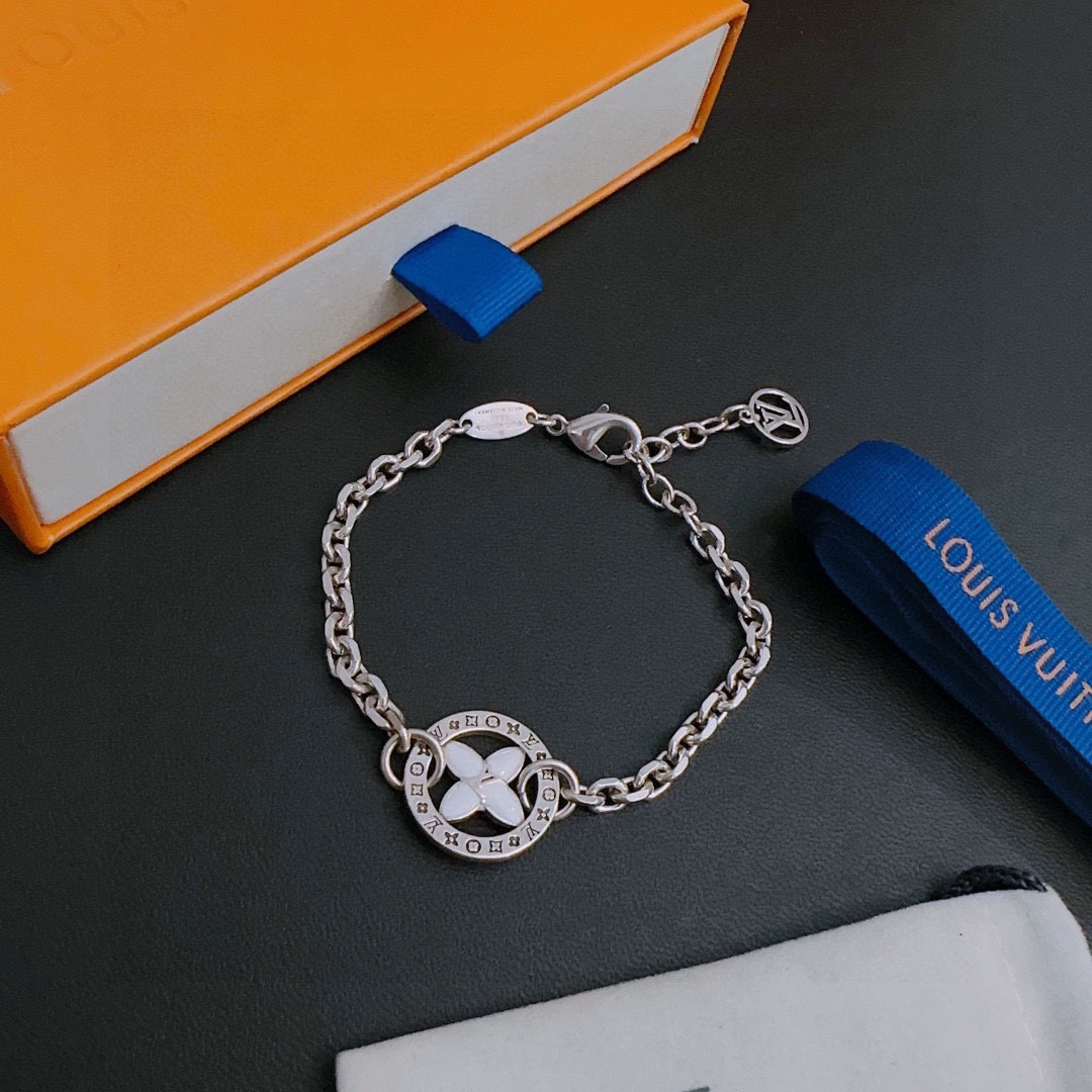 L0*is V*t0n Bracelet