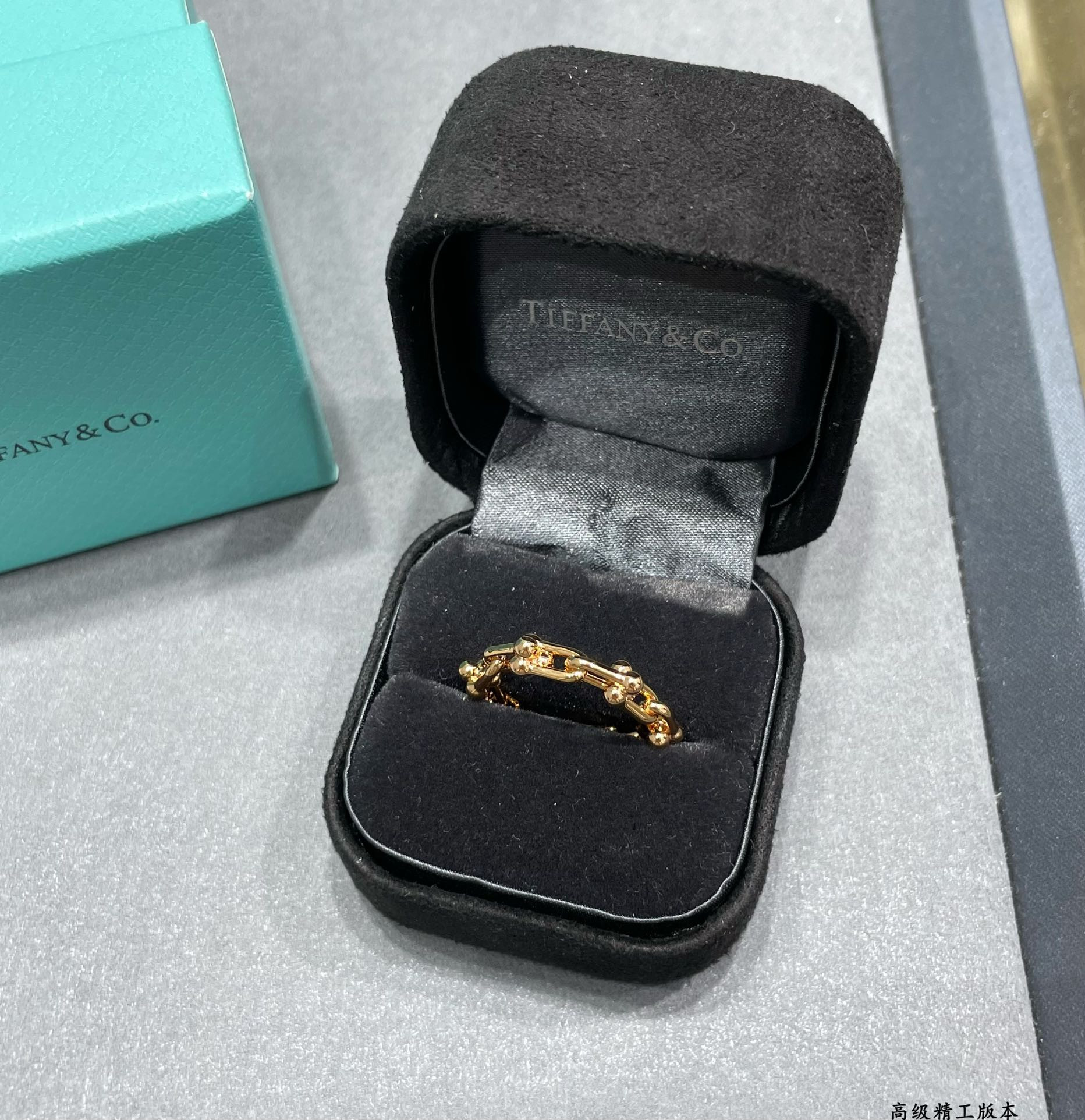 T*f*ny & Co. U-Link Chain Ring