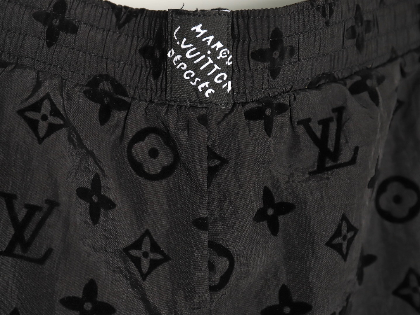 L0*is V*t0n LV 25ss shorts