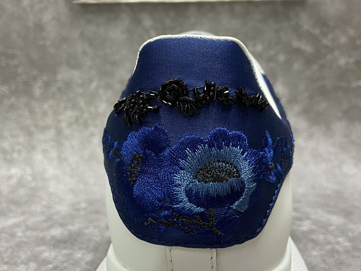 Ale*d*r M*Q*en Oversized Embroidery Blue